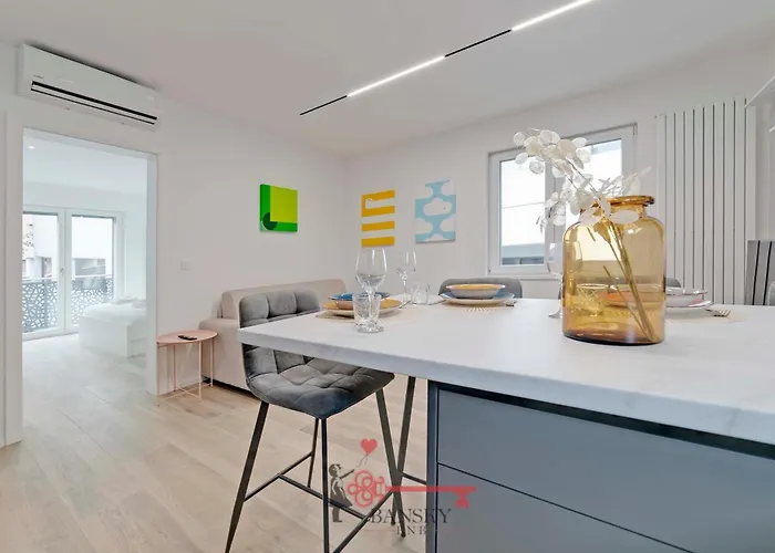 Sofia 4 - 5min Station -by Easylife Swiss Daire *