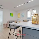 Sofia 4 - 5min Station -by Easylife Swiss Apartment *